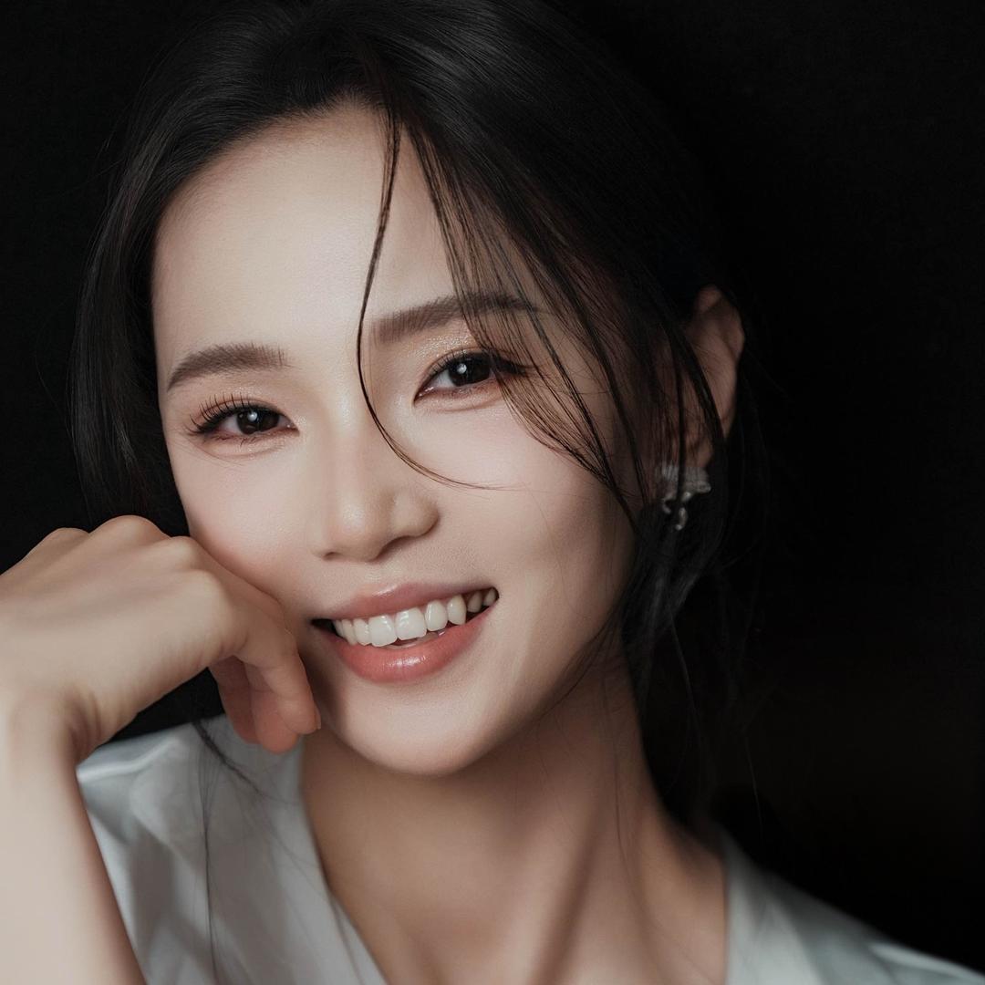 娇思哲轻奢服饰