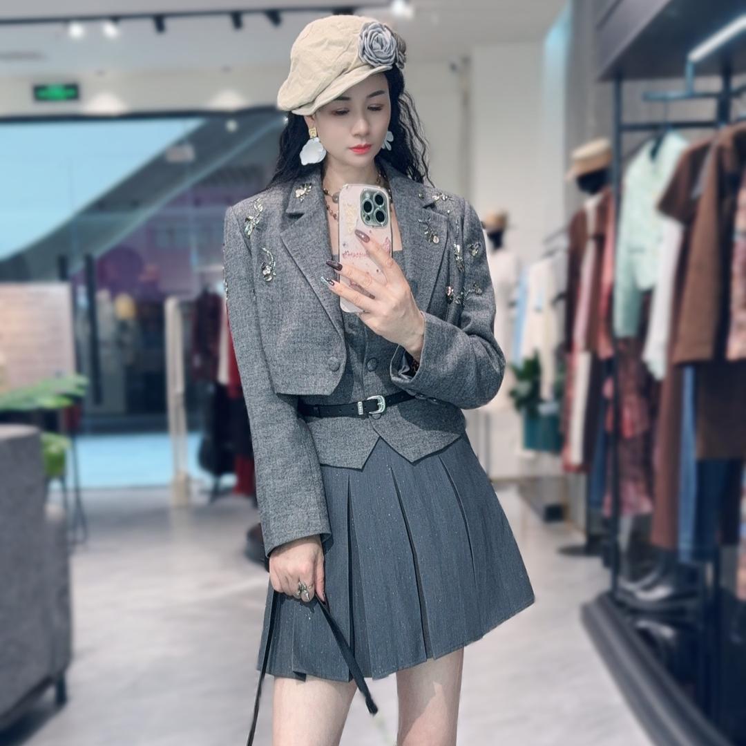 邵东飞飞曼诺比菲女装