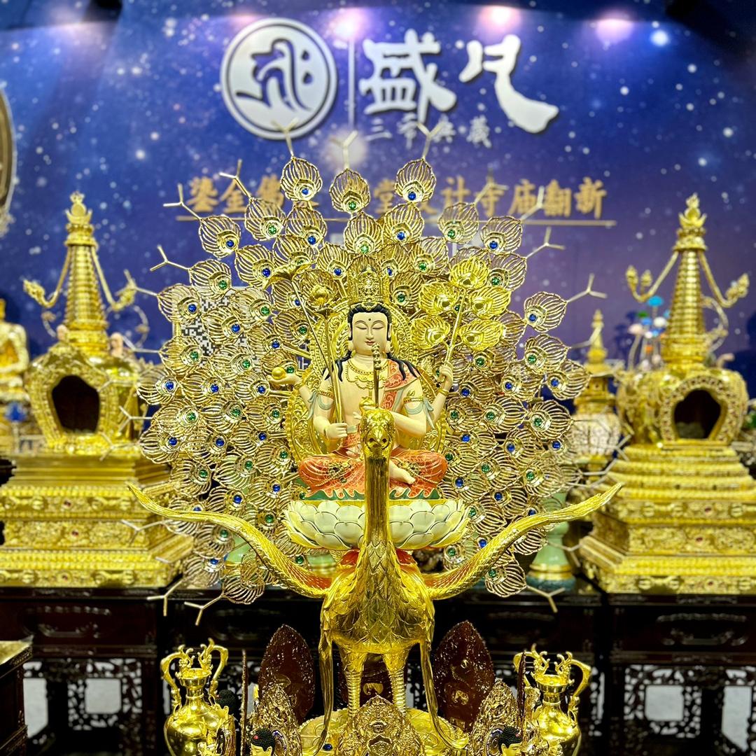 盛凡鎏金佛像
