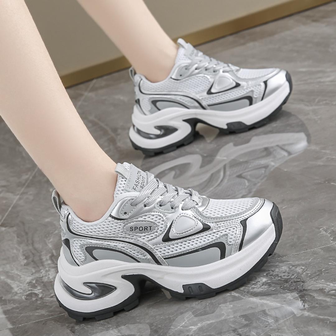 頔靉鞋服