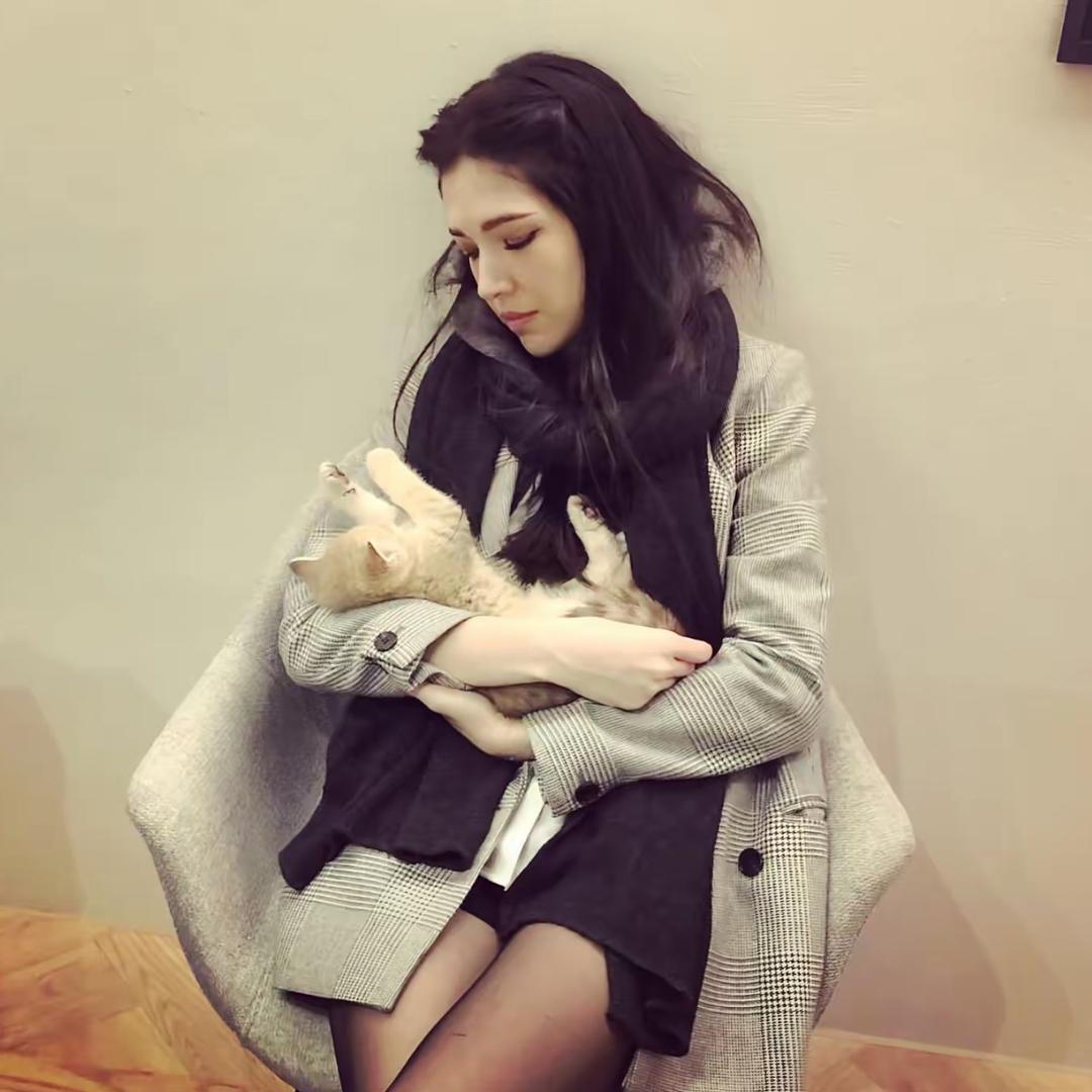 三口吃掉鸡肉串