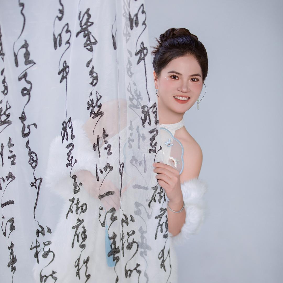 青 竹⁶¹²       《尊师山三妹》