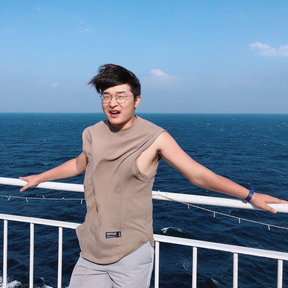 正在努力的暖小弟