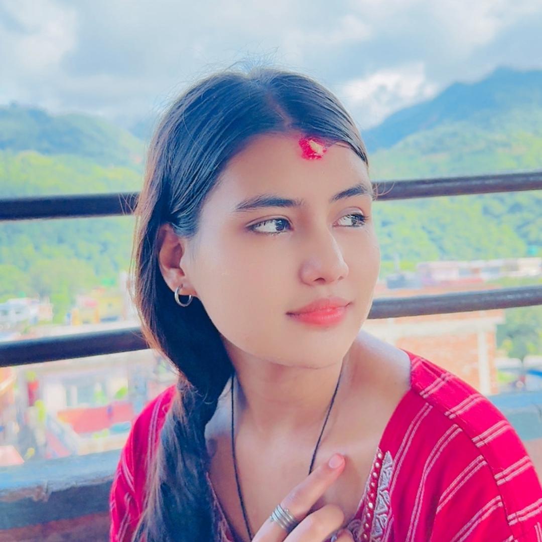 Nepali Riya 七彩洋光