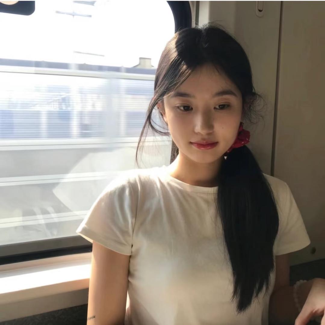 小易y.