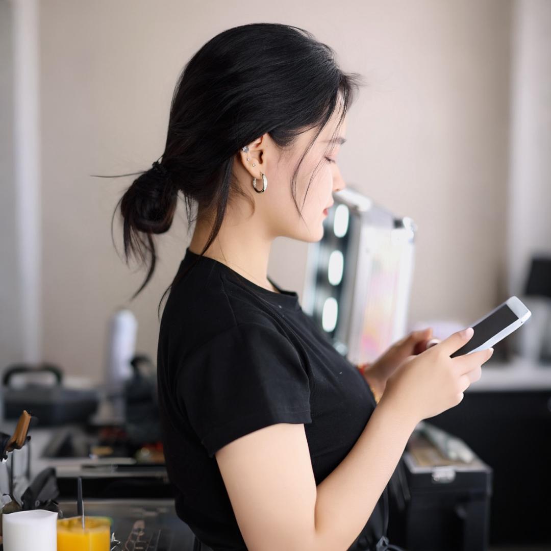 阳泉唯依婚纱化妆师-小洁