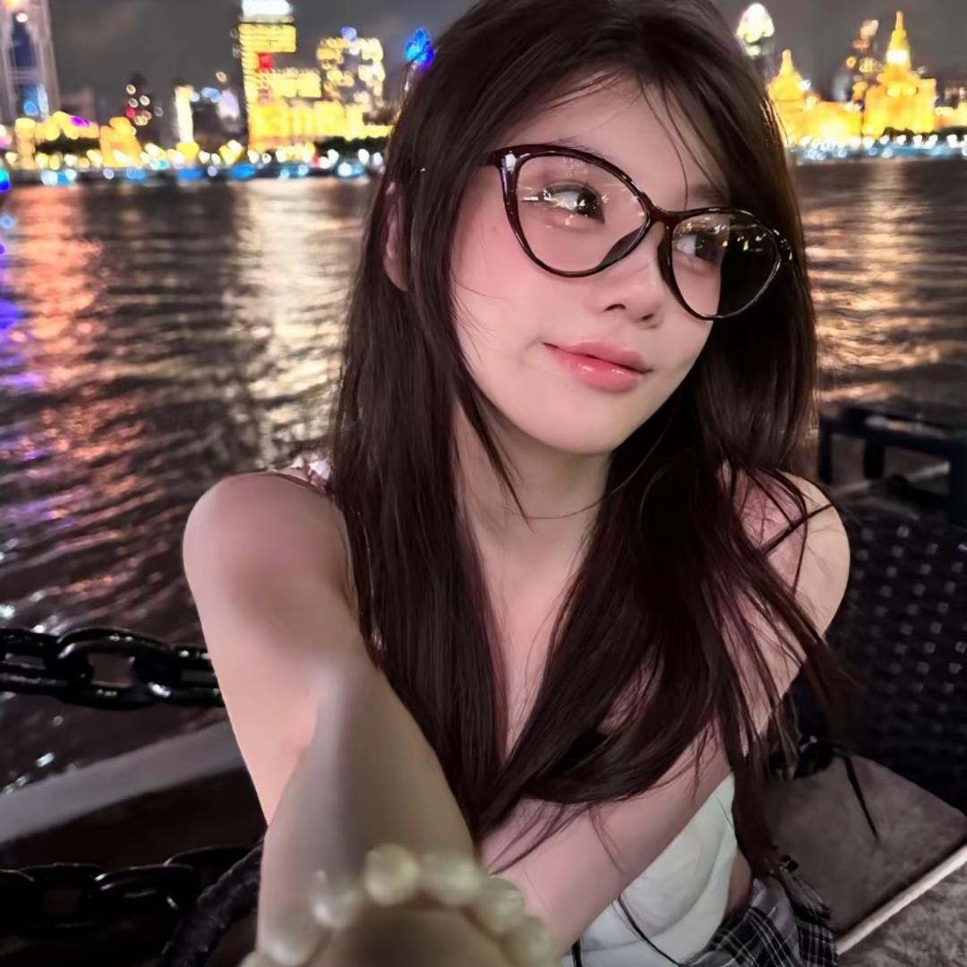 小猫吃汉堡