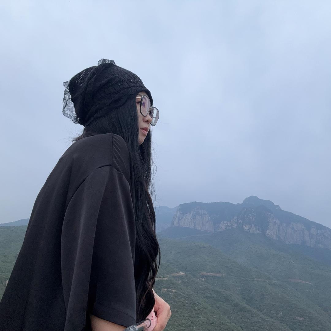 黑色/礼服