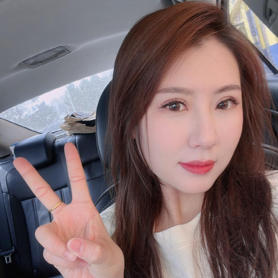 变美版白大褂助手 Lulu.西