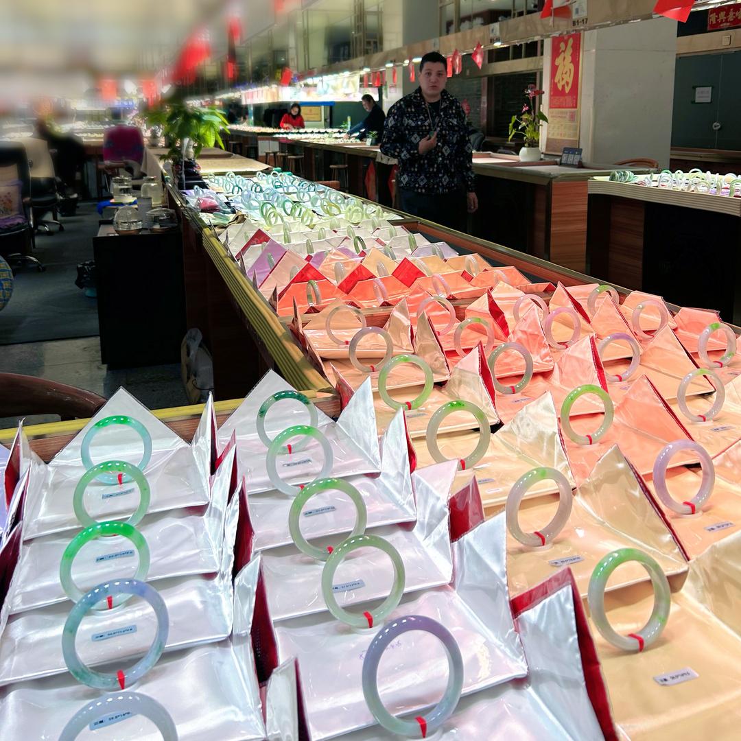 四会翡翠批发陪逛 阿炜