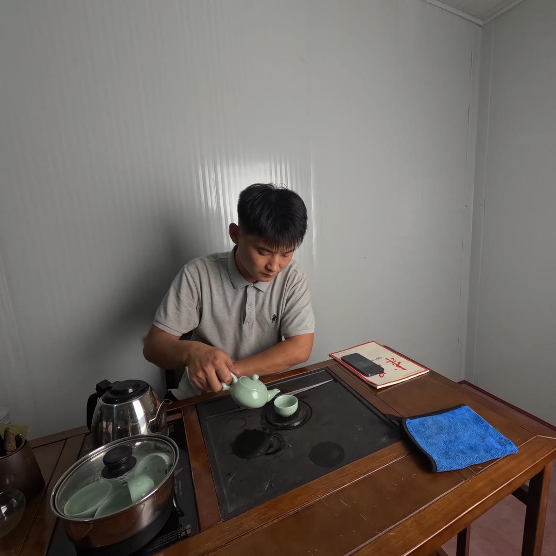 大江小舟