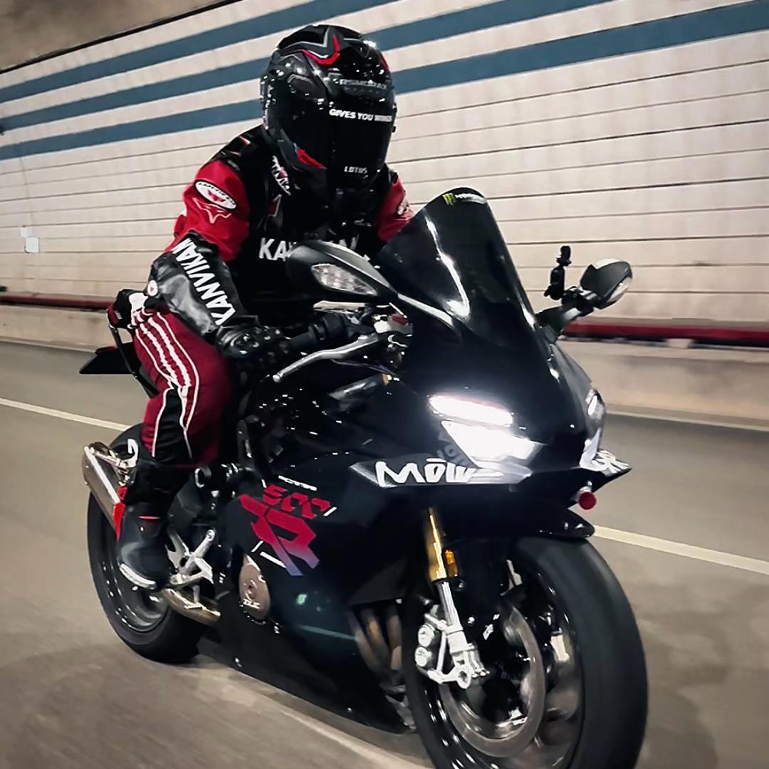 黄渤不是那个明星