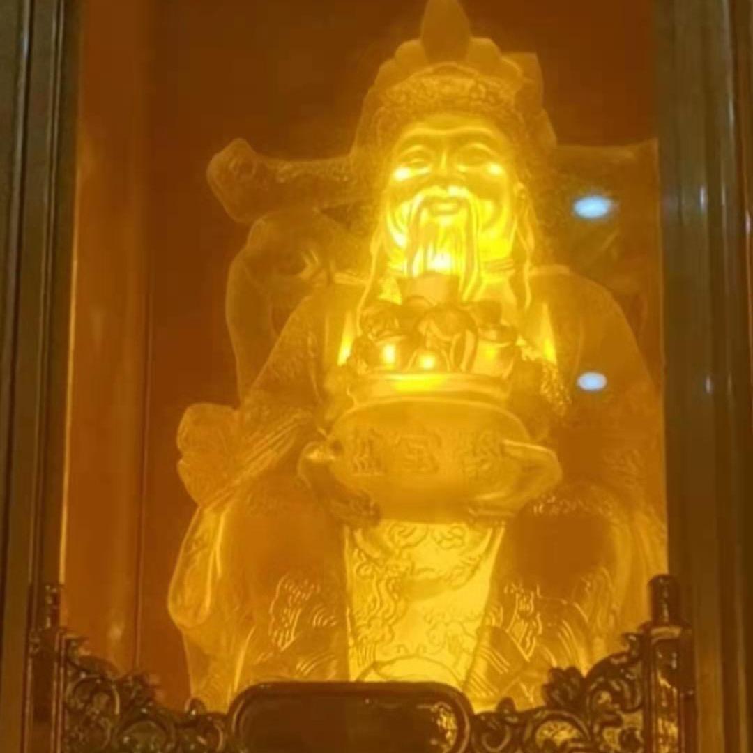 红曜当空