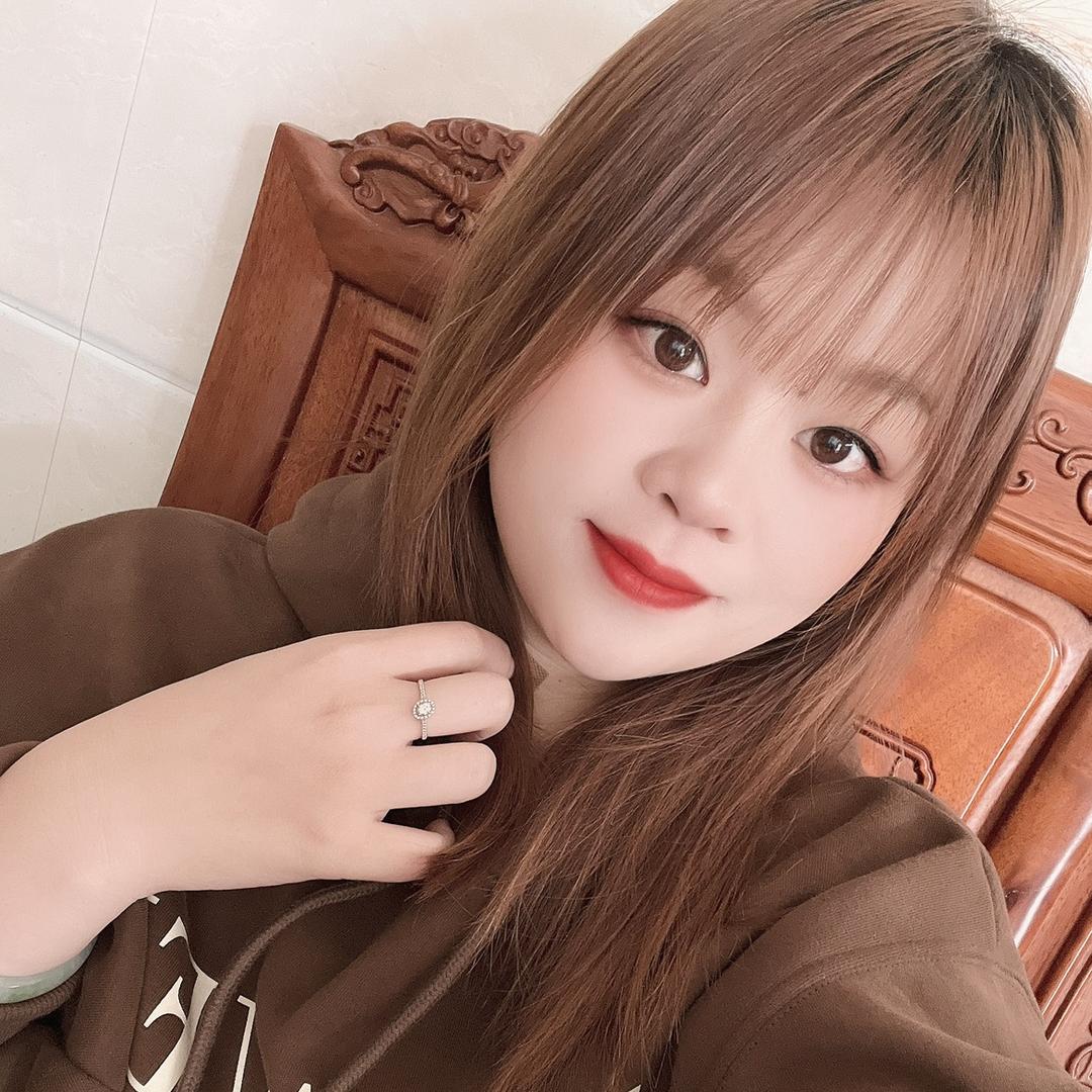 白塔冰儿钵仔糕，首家秘制烤肠～