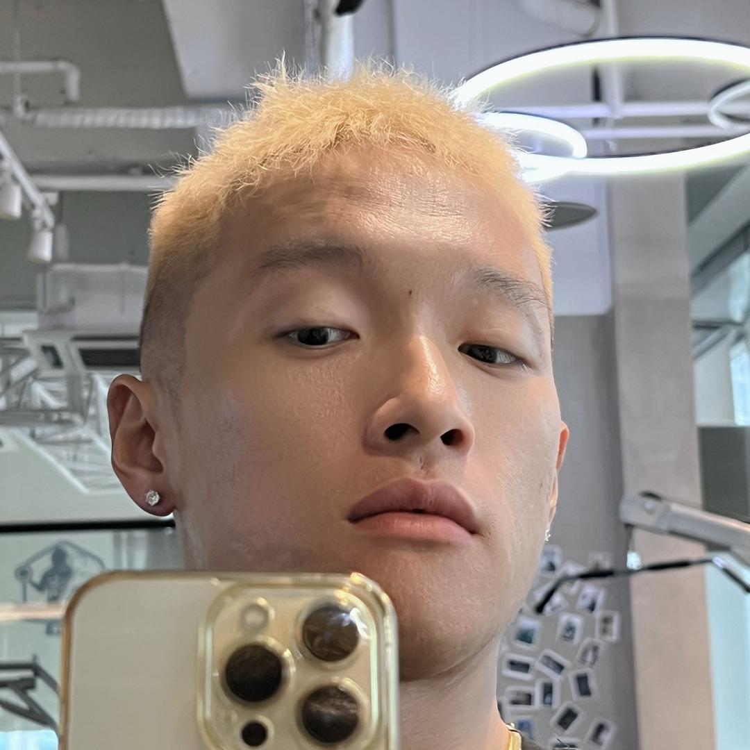 翘臀瑞奇