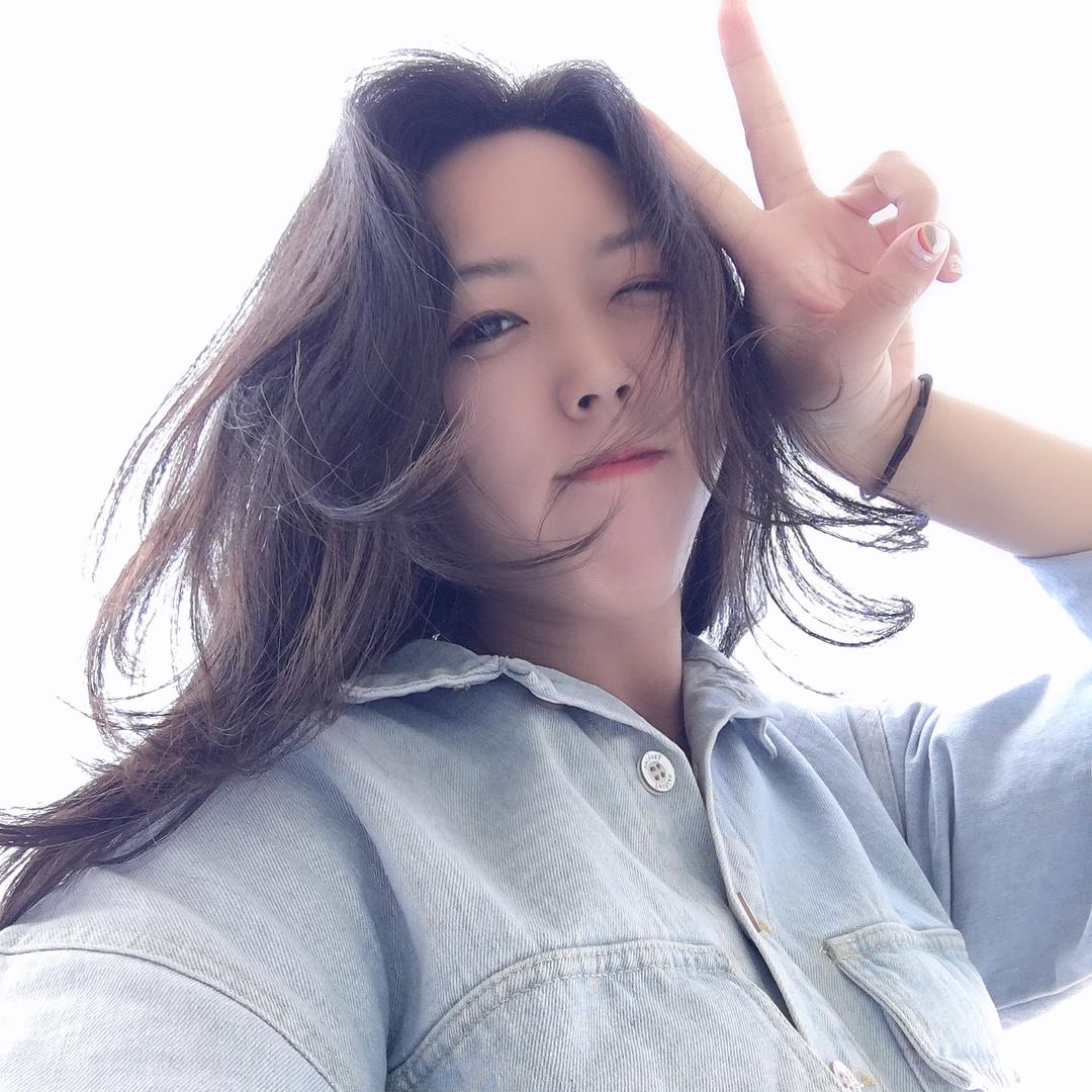 摆烂的咸鱼🐟