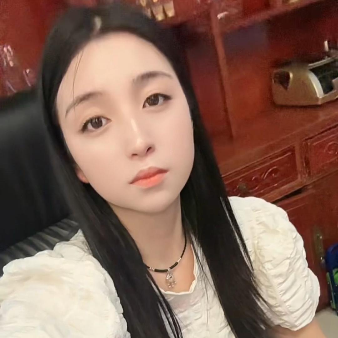 八月