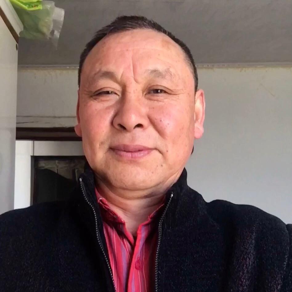 辛辛苦苦大伴生，快快乐乐过晚年。