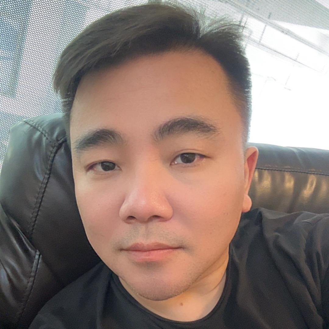 左 手