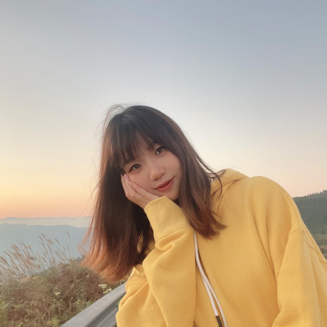 圆脸周周是卖衣服的（假胯宽梨形身材）