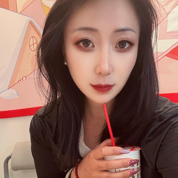 姐很高，也很傲