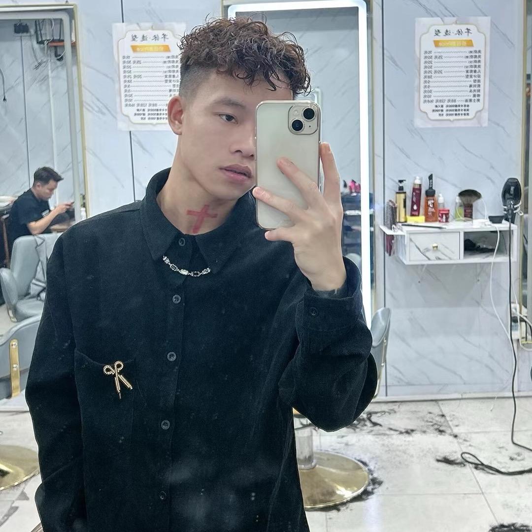 小卢-