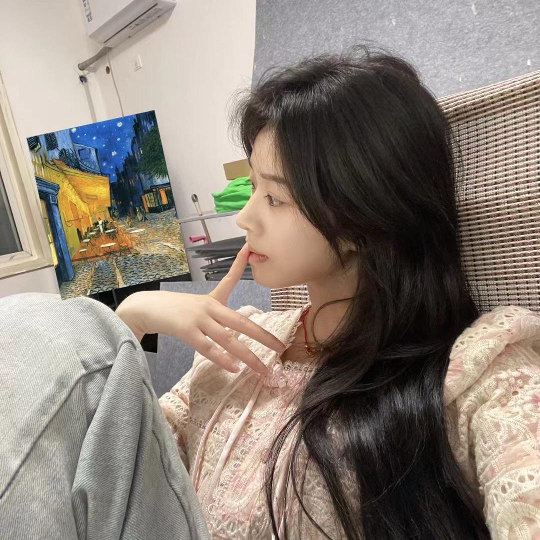 李依依