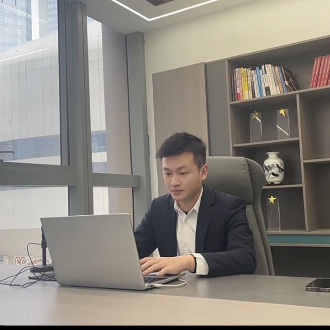 贵阳金融小伟哥！