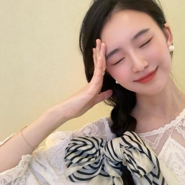 一只小鸟