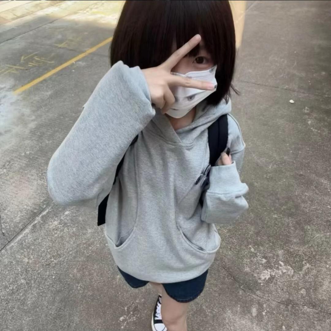 呆萌可爱美少女