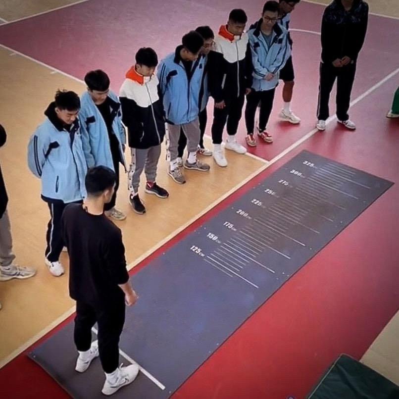 弹簧老师阿昊