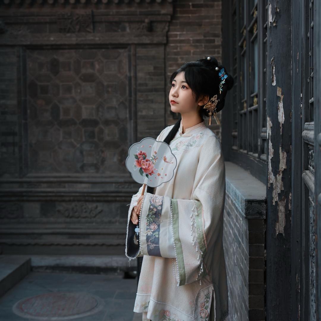 锦绣衣裳旅拍
