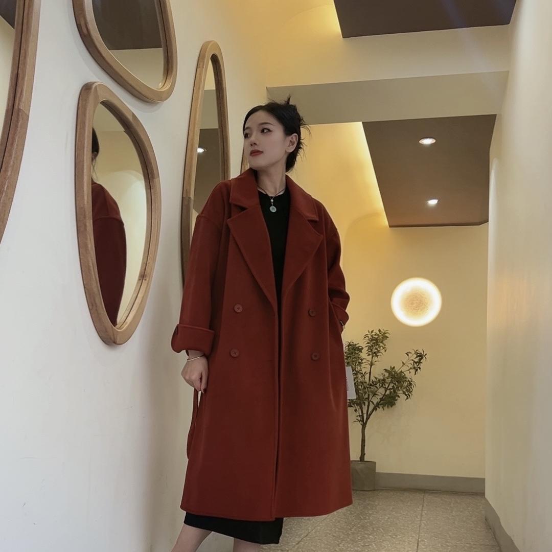 弯弯妮