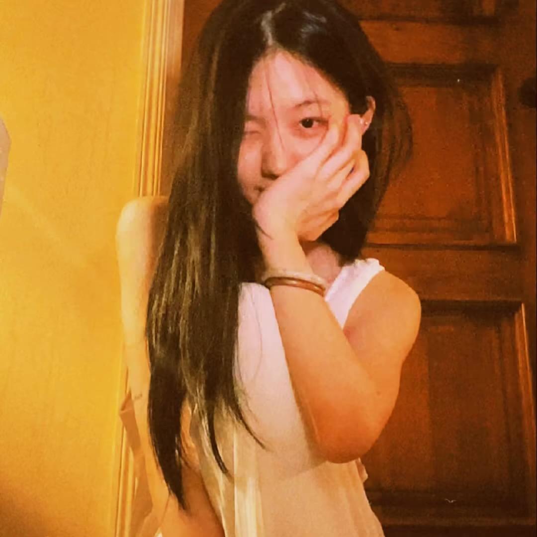 甜甜.
