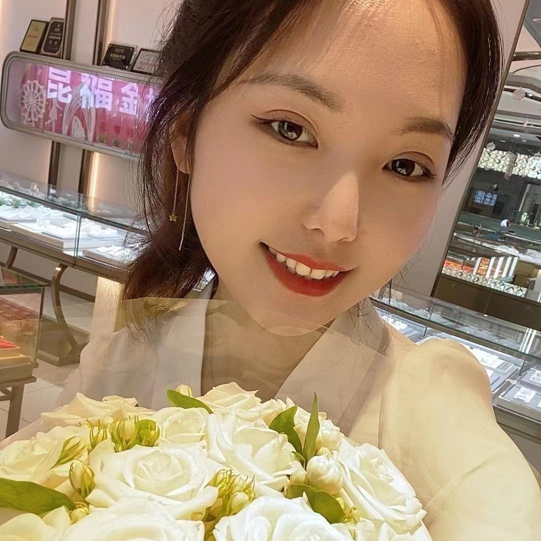 禄劝百爵珠宝💎罗荣琴