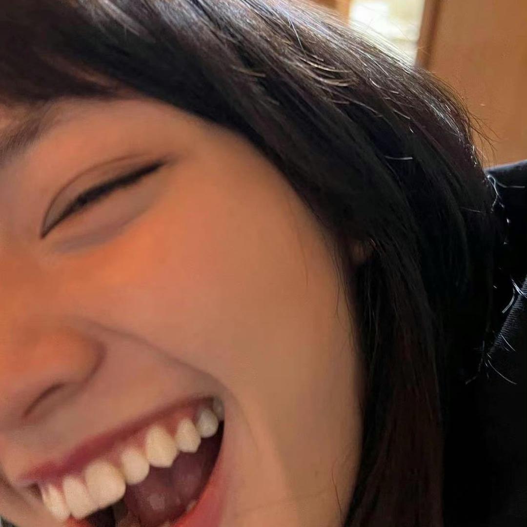 四个轮子比两个轮子多两个