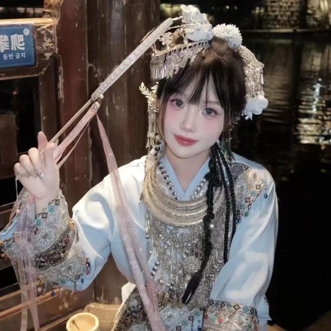 在凤凰的化妆师77