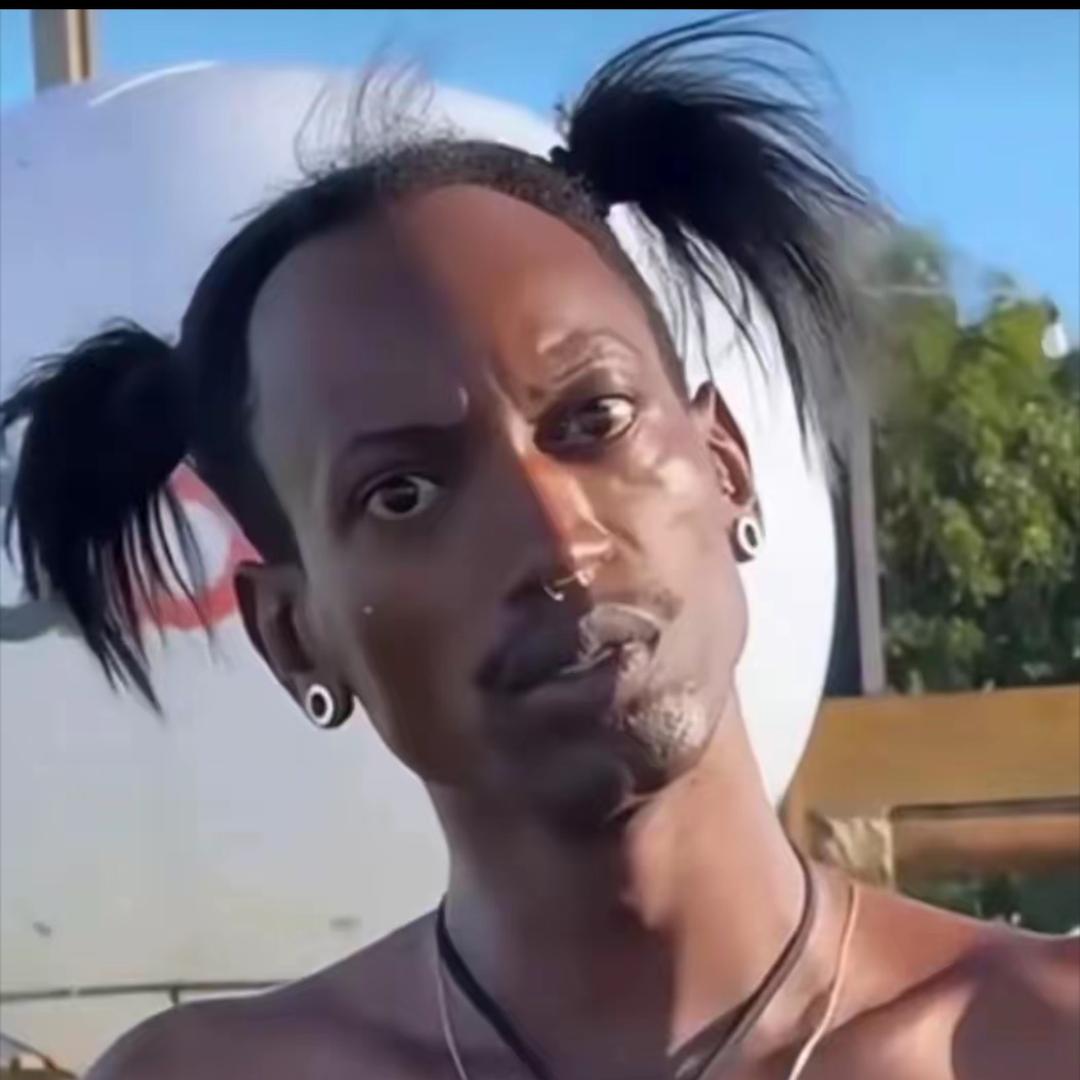 猛踹瘸子好腿。