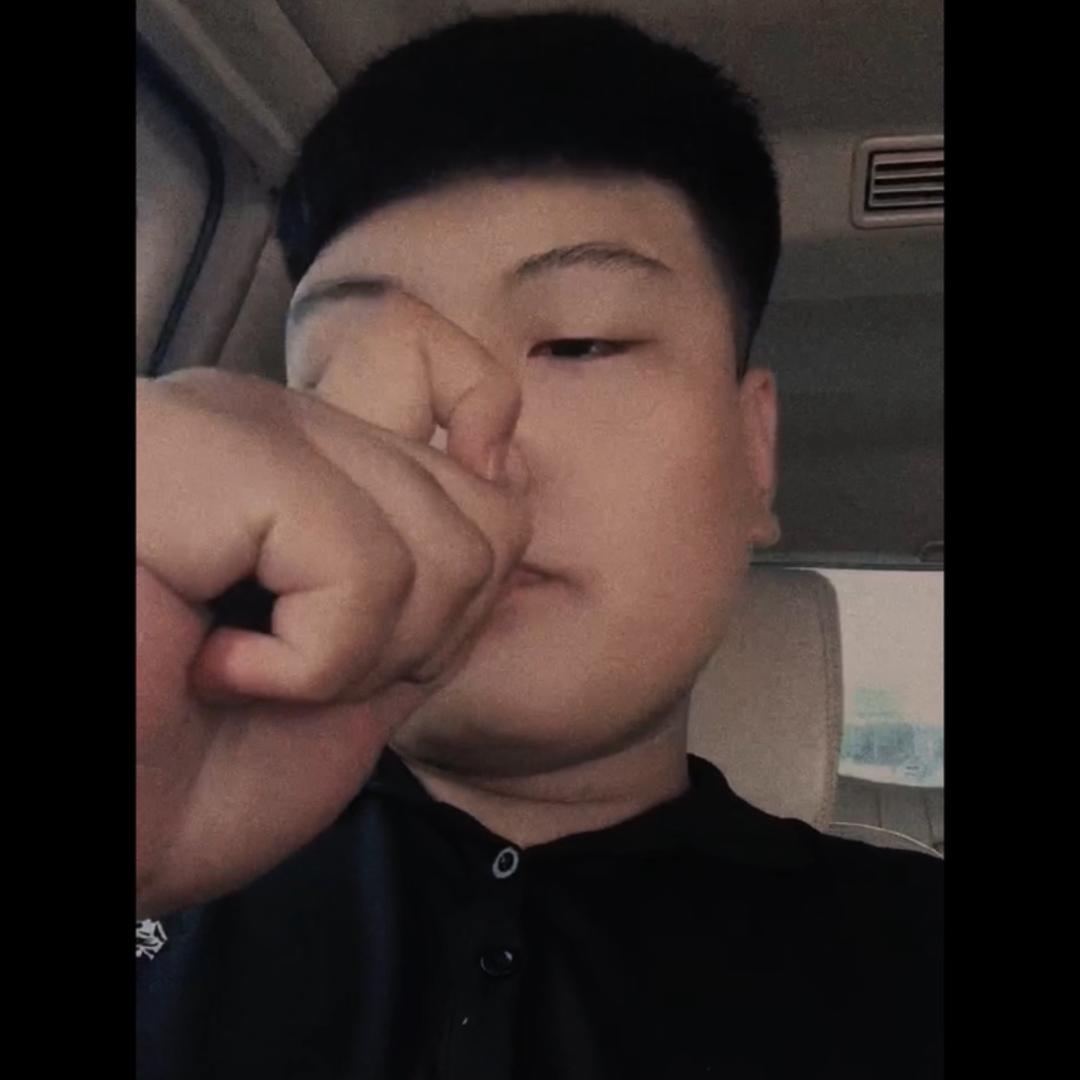 刘  博文: