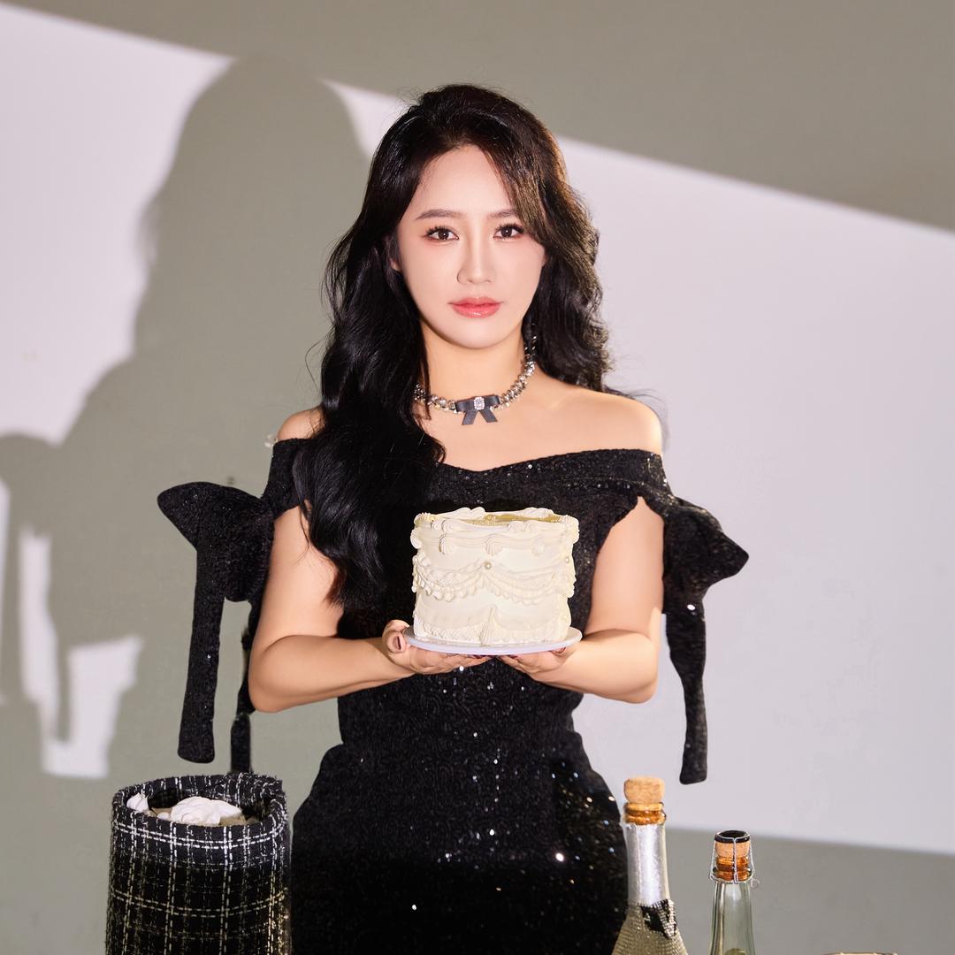 🖤乐亿昂靓🖤