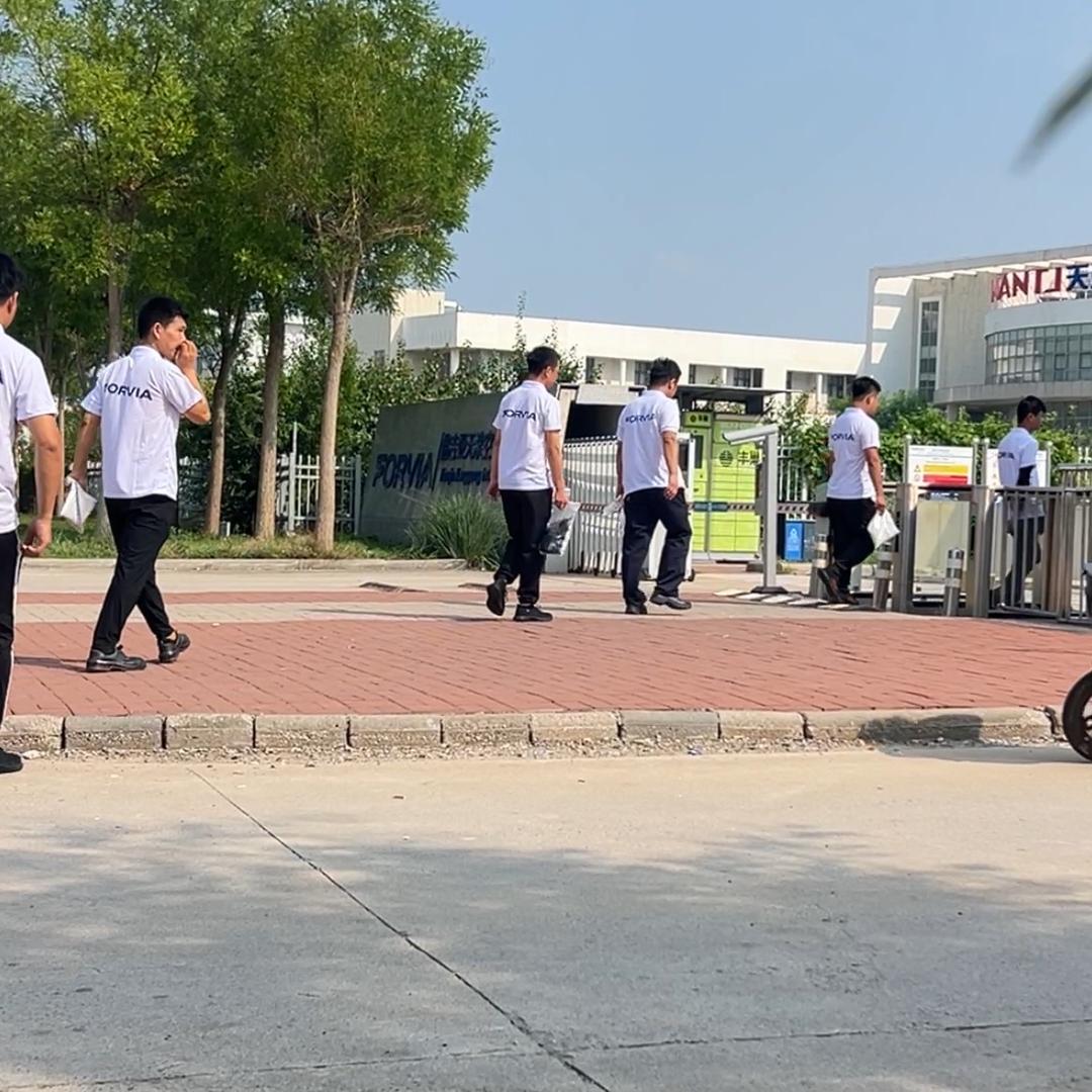 小王很努力