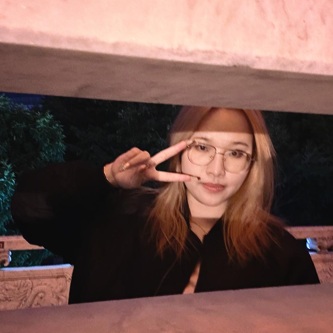v🌙v