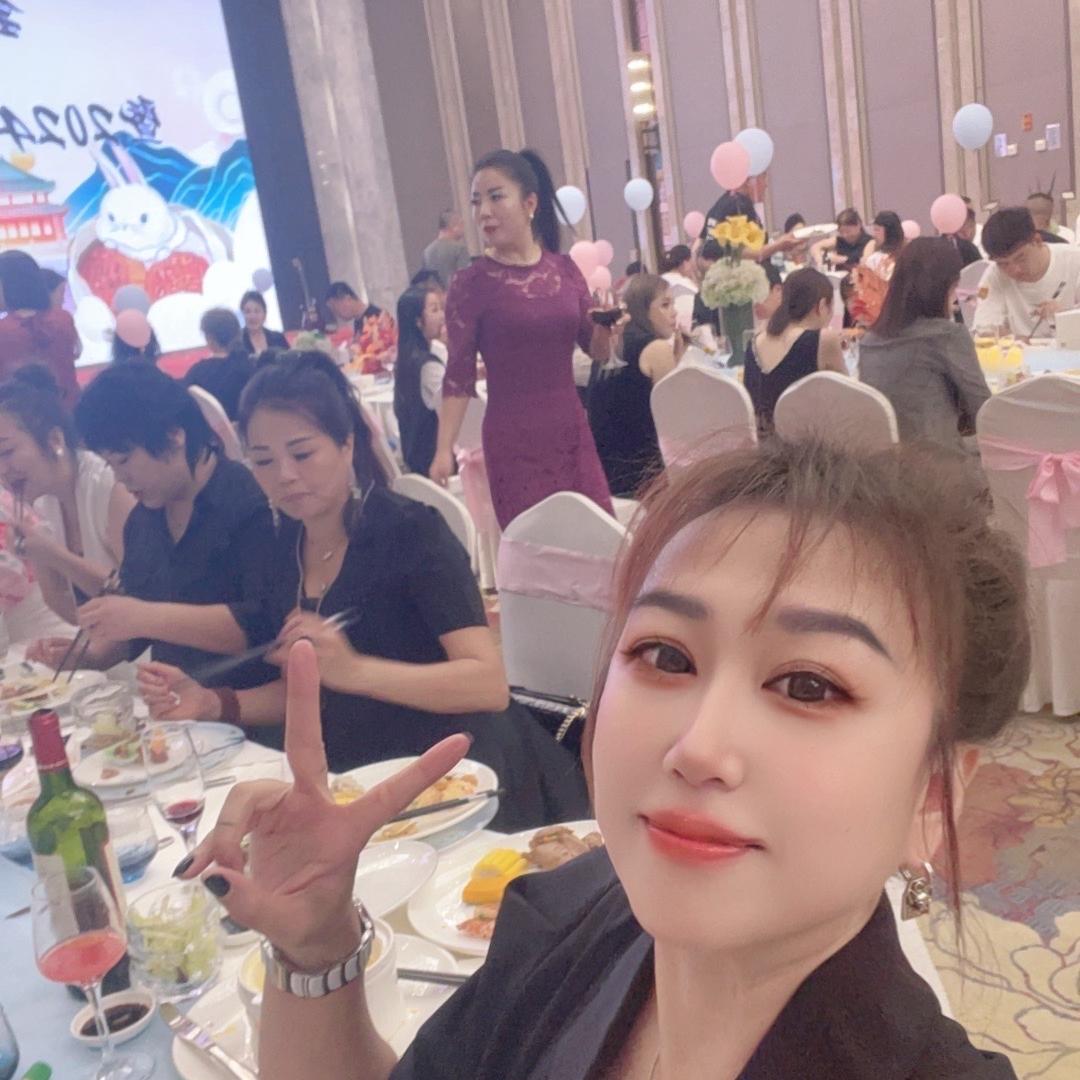 红小姐的服装工厂