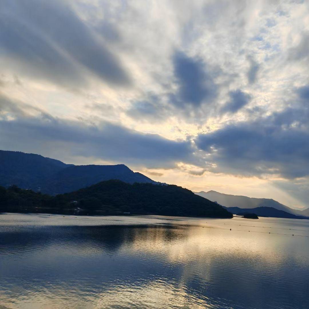 😊知足常乐     😊