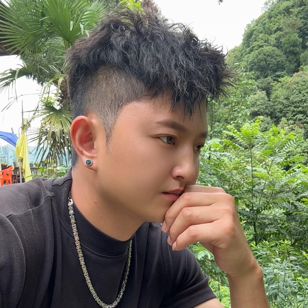 军军《憨包儿》