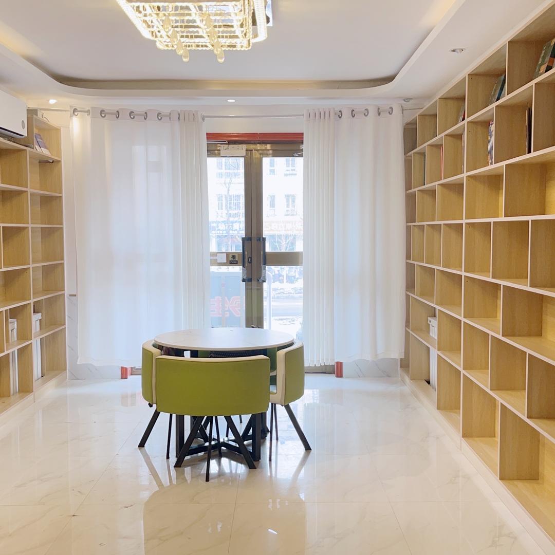 奎屯莎翁书店（双语阅读馆）