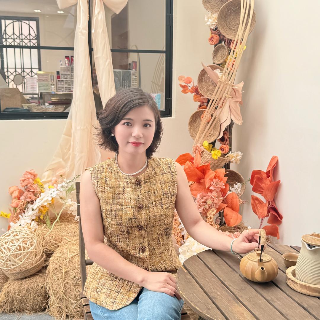 卖女装和珠宝的婷婷