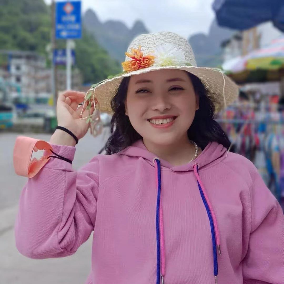 若若（每晚8点直播，白天不定时）