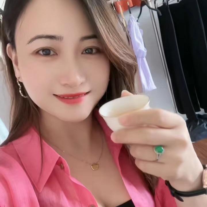 杨晓服饰