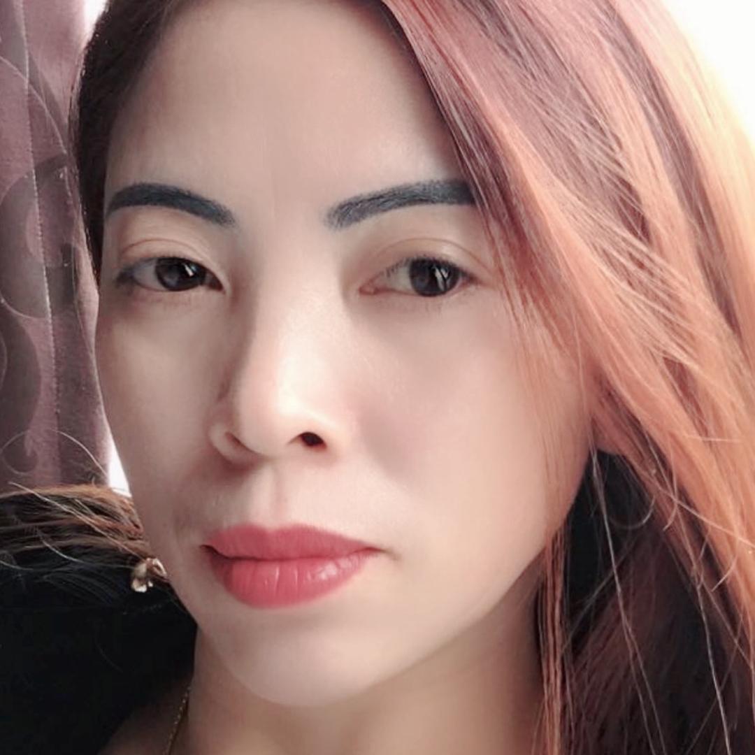大嘴巴👄女人